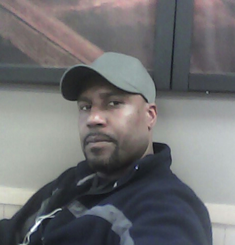 Date this young United States man Kron from Boston US14994