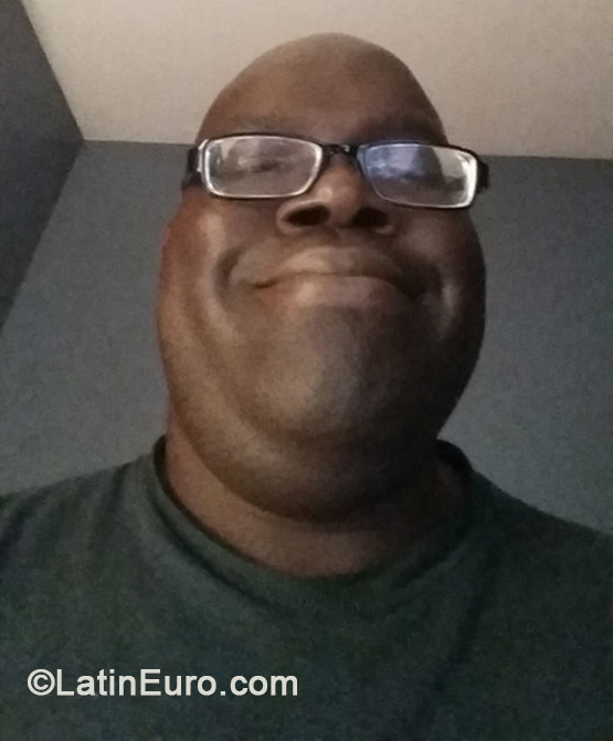 Date this pretty United States girl Damond from Cleveland US15003