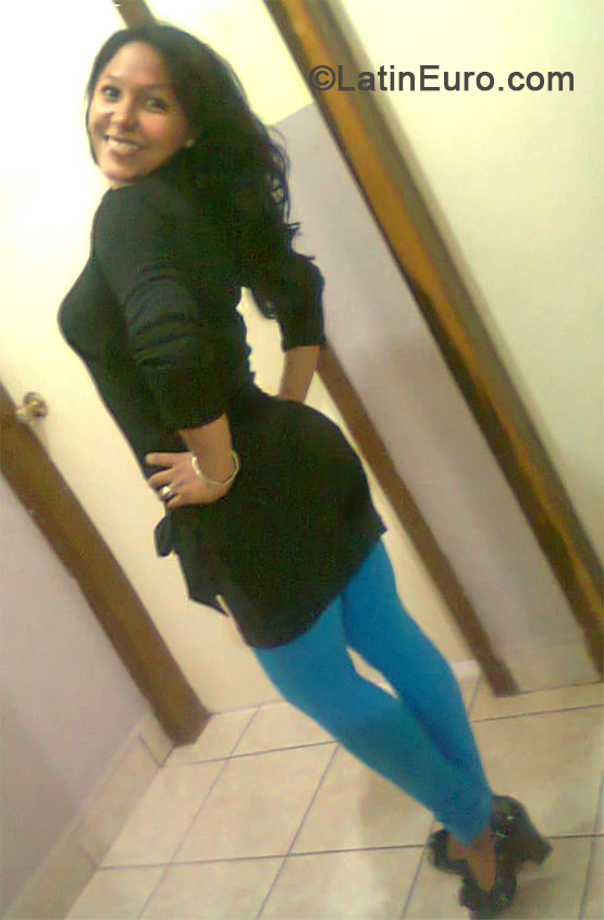 Date this voluptuous Honduras girl Juliana from La Ceiba HN1021