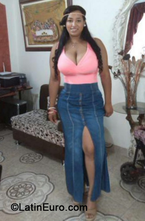 Date this gorgeous Colombia girl Leidy from Cali CO15276