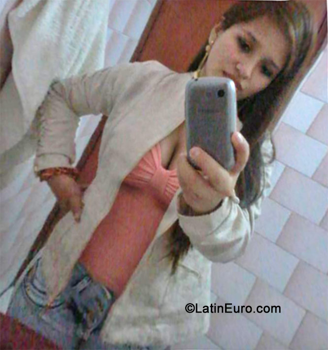 Date this voluptuous Peru girl Jacky from Lima PE987