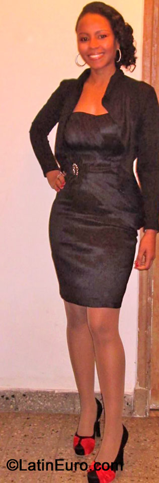 Date this nice looking Argentina girl Nuevoamanecer76 from  CO15346