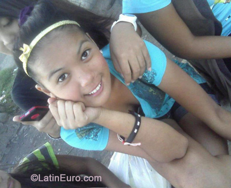 Date this georgeous Philippines girl Mary from Misamis Occidental PH650