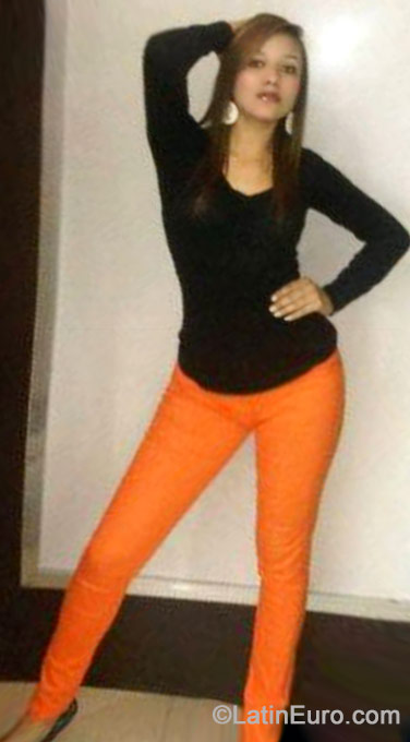 Date this charming Venezuela girl Anthonella from Caracas VE263