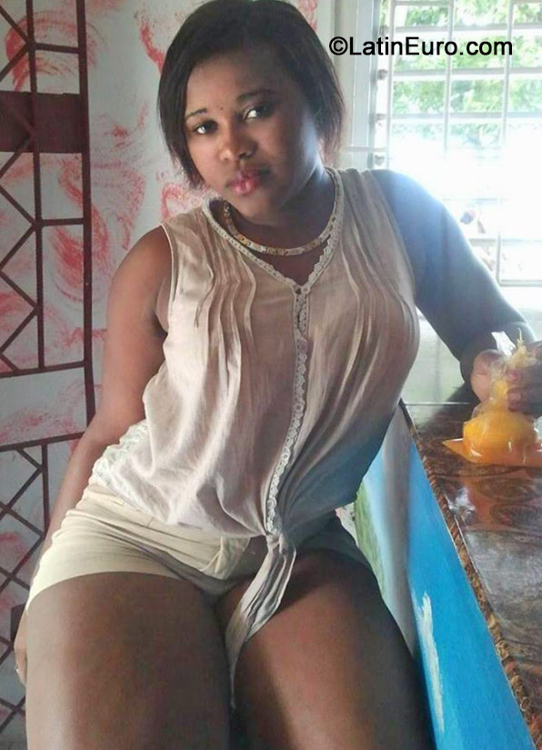 Date this nice looking Jamaica girl Melisa from Westmoreland JM1744