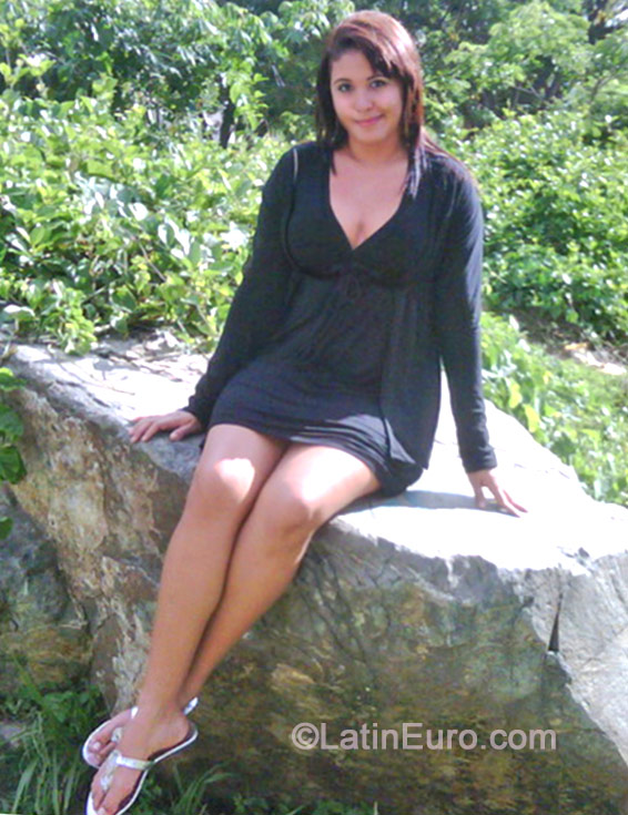Date this hot Venezuela girl Duwrezka from Caracas VE266