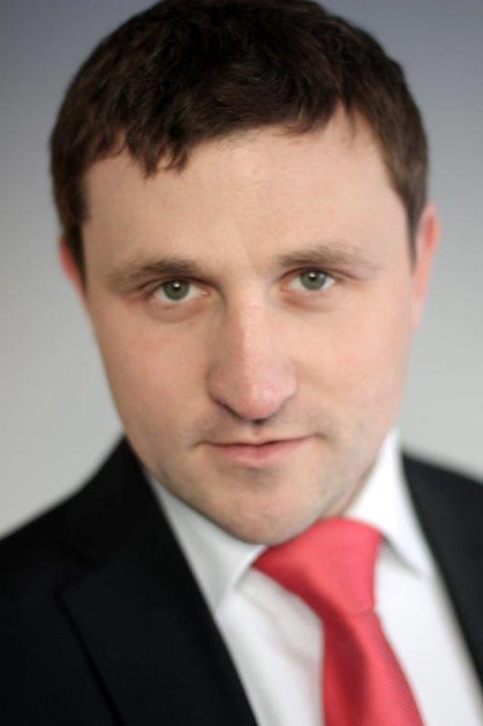 Date this nice looking Any Country man Piter from Moscow (*Honduras) RU52