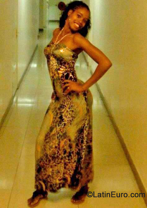 Date this delightful Jamaica girl Cynete from Kingston JM1761