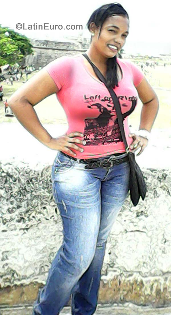 Date this nice looking Colombia girl Maria a from Cartagena CO15551