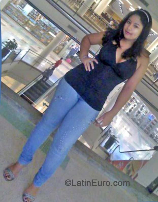 Date this hot Colombia girl Andrea from Cucuta CO15564