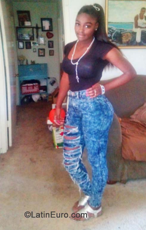 Date this exotic United States girl Hazal from Houston US15198