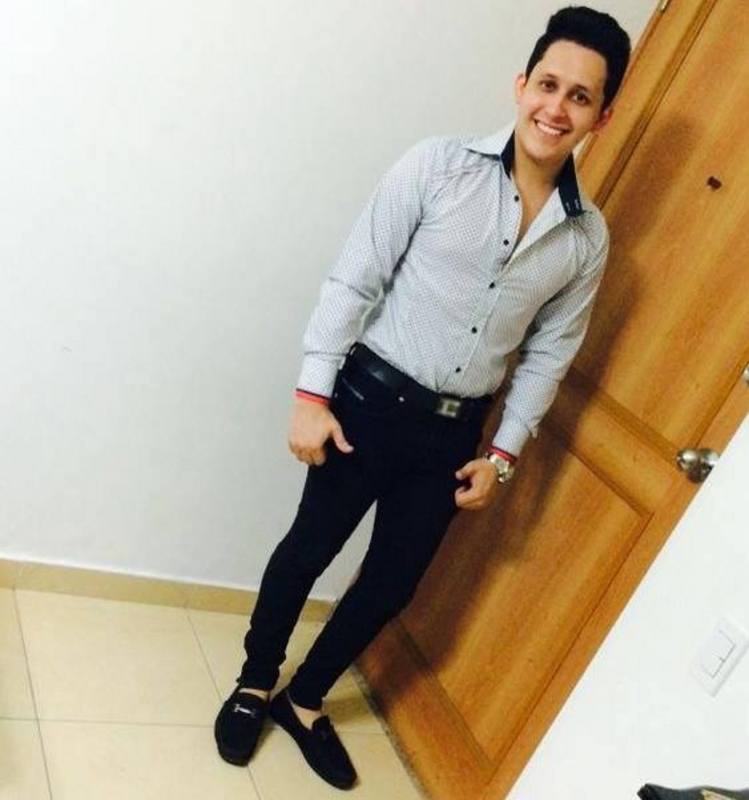 Date this tall Colombia man Robin from Barranquilla CO15605