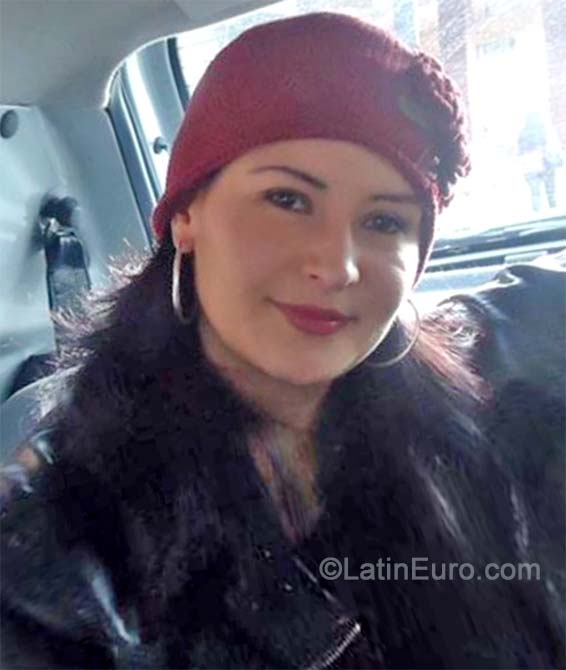 Date this good-looking Colombia girl GIANA from Bogota CO15606