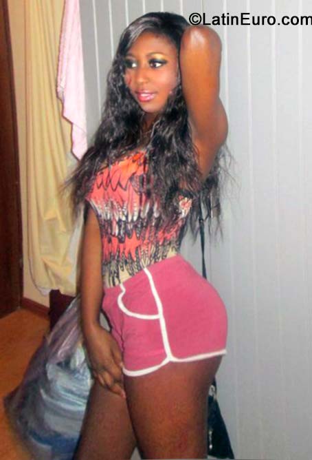 Date this voluptuous Jamaica girl Lucy from Kingston JM1779