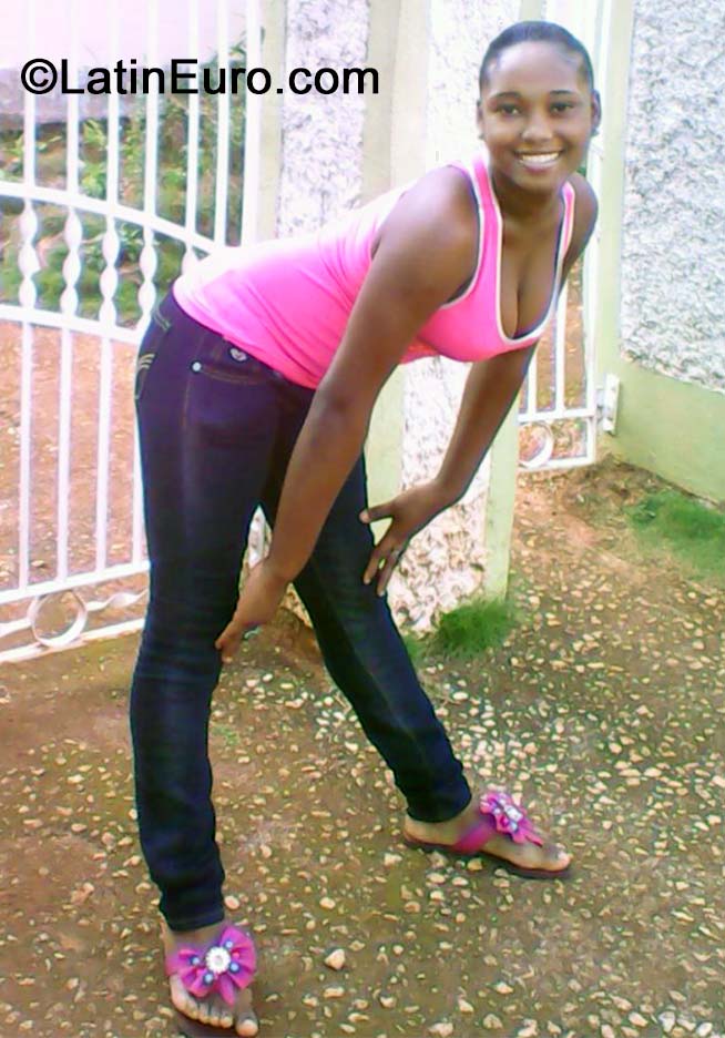 Date this tall Jamaica girl Dana from Kingston JM2503