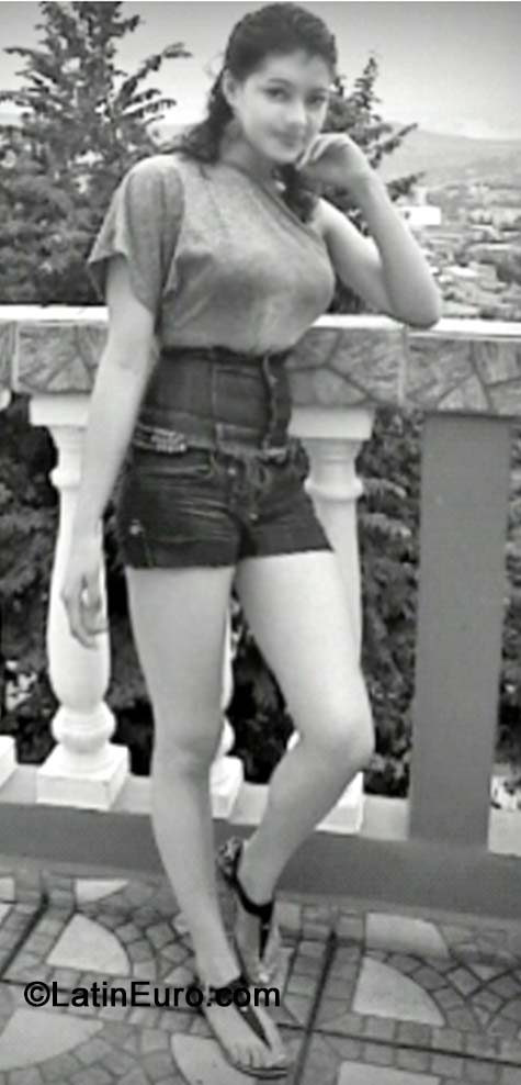 Date this cute Honduras girl Sara from Tegucigalpa HN1390