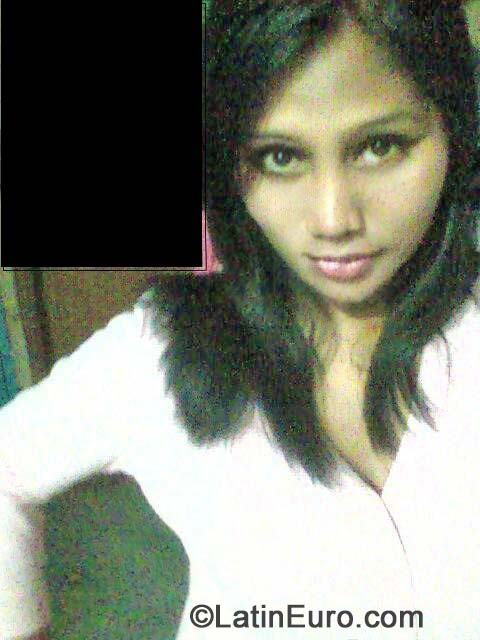 Date this good-looking Philippines girl Noemi from Manila PH669