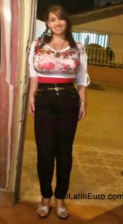 Date this cute Colombia girl Viviana from Cali CO15832