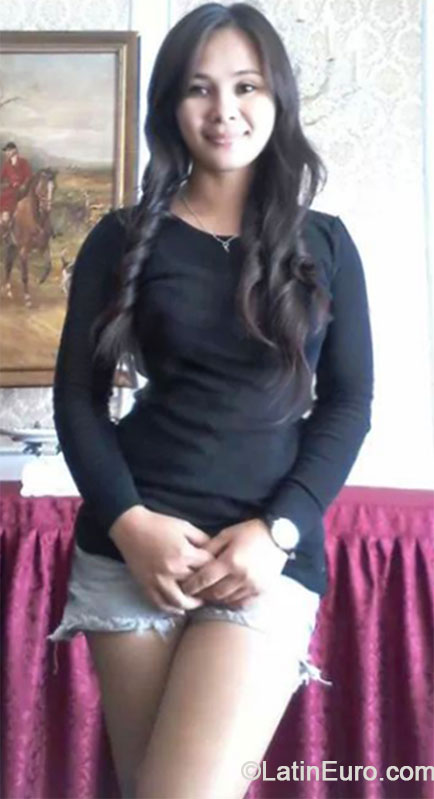 Date this foxy Hong Kong girl Winnie from Hong Kong HK11