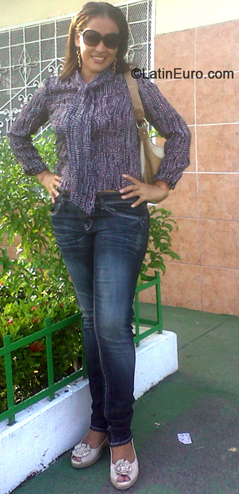 Date this hot Honduras girl Reyna from La Ceiba HN1199