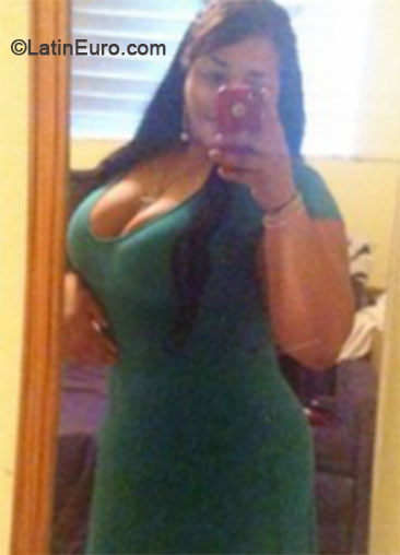 Date this hard body Dominican Republic girl Yajaira from Santo Domingo DO26230