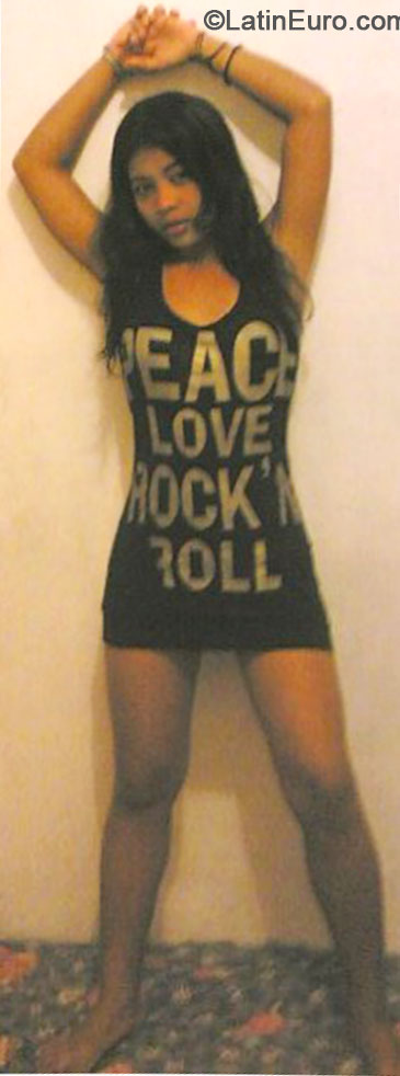 Date this cute Philippines girl Mira from Cebu City PH692