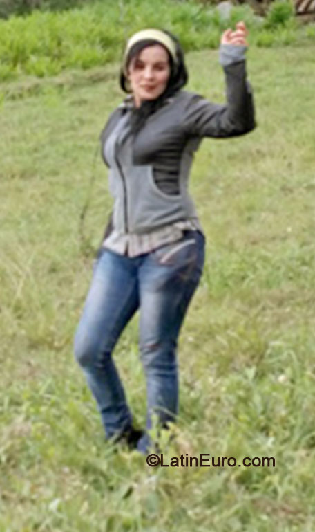 Date this foxy Colombia girl Francy from Bogota CO16131