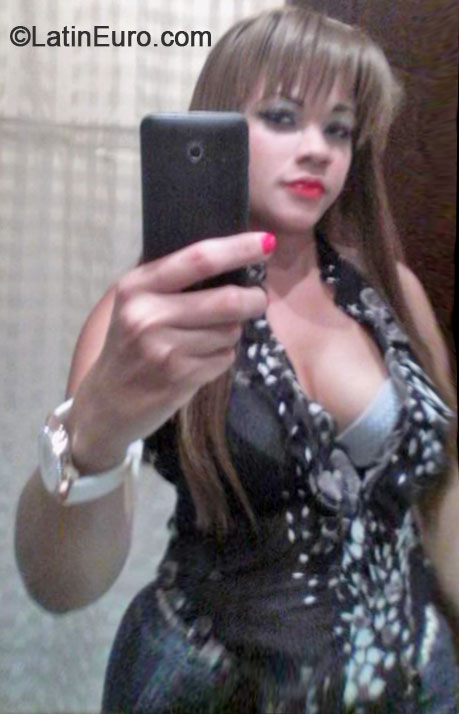 Date this hot Dominican Republic girl Emilcy from Santo Domingo DO40775