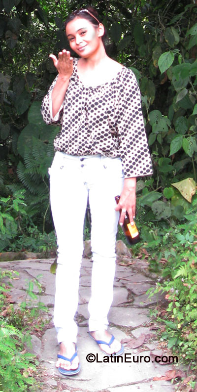 Date this tall Colombia girl Viviana from Cali CO16144