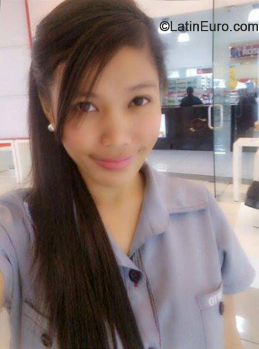 Date this athletic Philippines girl Nicole from Pasig City PH698