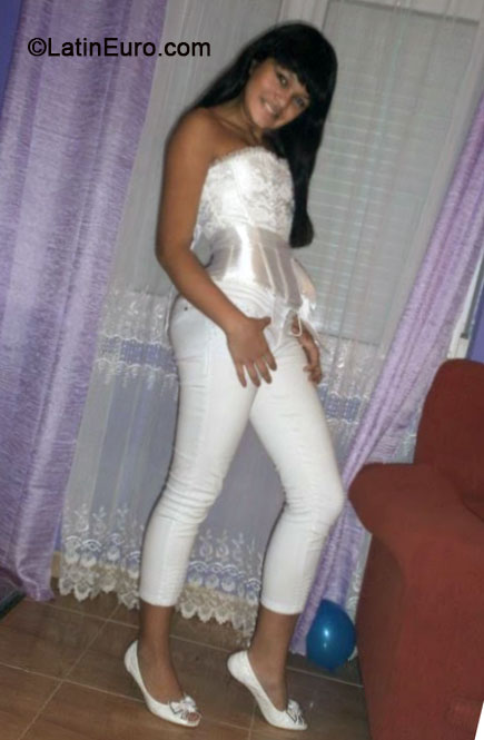 Date this passionate Brazil girl Hillary from Castanhal BR9022