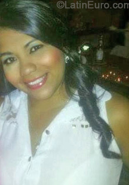 Date this voluptuous Colombia girl Viviana from Cali CO16201