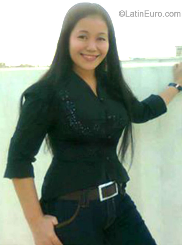 Date this charming Philippines girl Sheryle from Manila PH704