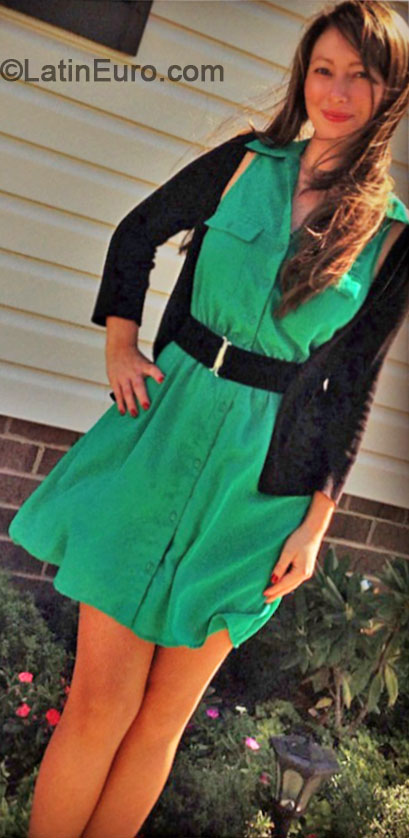 Date this lovely Colombia girl Carolina from Bogota CO16287