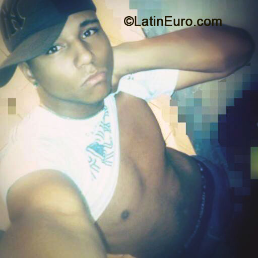 Date this athletic Brazil man Clayton from Resende BR9045