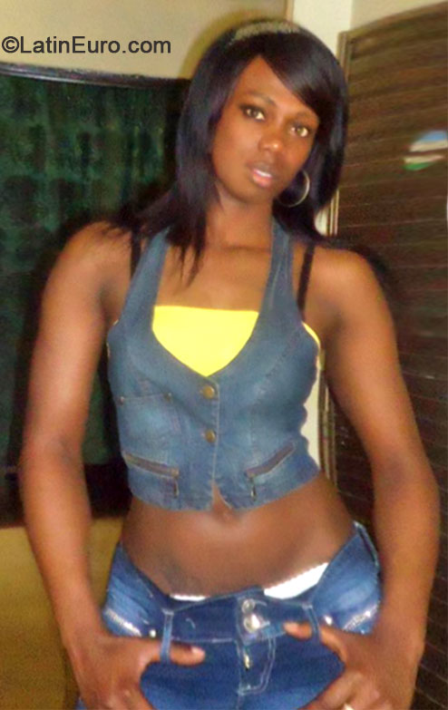 Date this nice looking Colombia girl Ariela from Cali CO16314