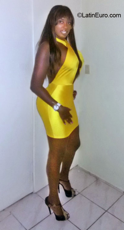 Date this fun Italy girl Johana from Rome VE3129