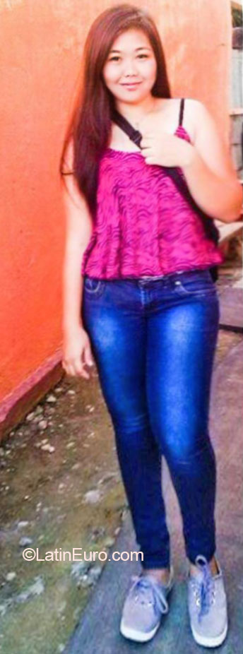 Date this nice looking Philippines girl Samantha from Cagayan De Oro City PH711