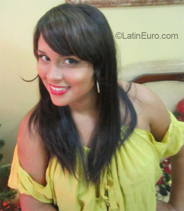 Date this passionate Colombia girl Jennifer from Cartagena CO16404