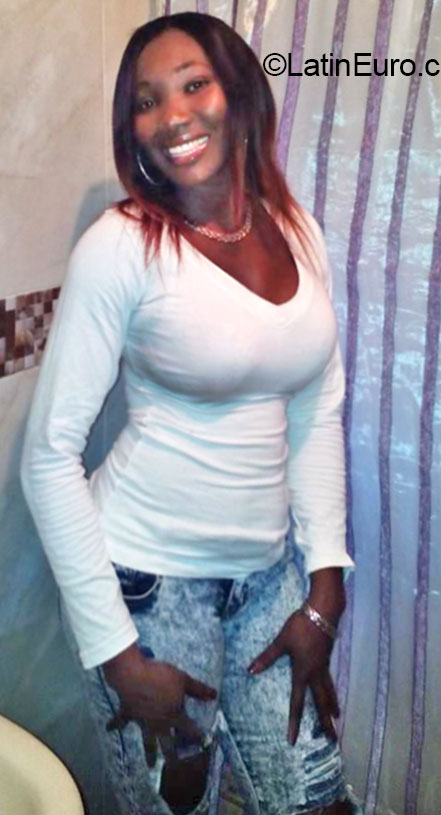 Date this athletic Jamaica girl Kadian from Kingston JM1871