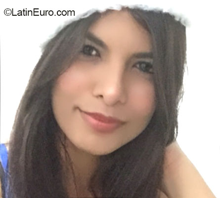 Date this foxy Colombia girl Martha from Cartagena CO16463