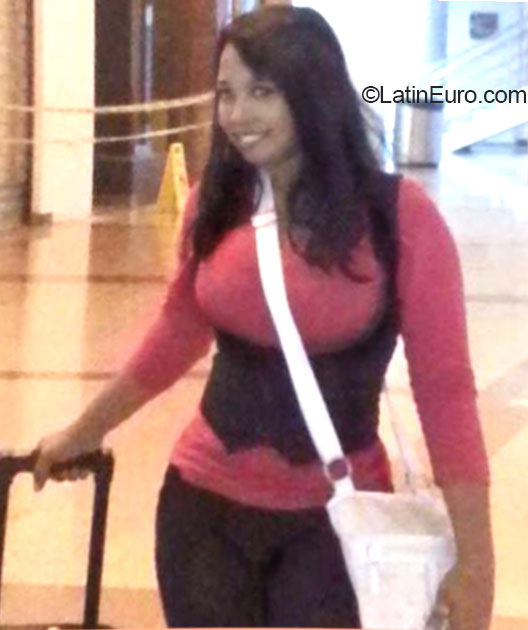 Date this sensual Dominican Republic girl Rose from Santo Domingo DO32997