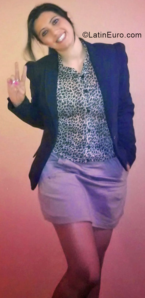 Date this hot Colombia girl Maribel from Bogota CO16529