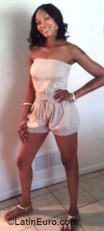 Date this sultry United States girl Slim from New Orleans US15657