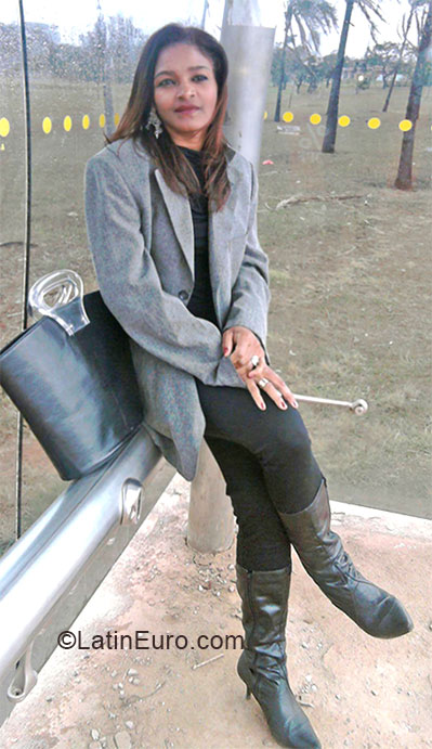 Date this cute Brazil girl Waldetie from Brasilia BR9123