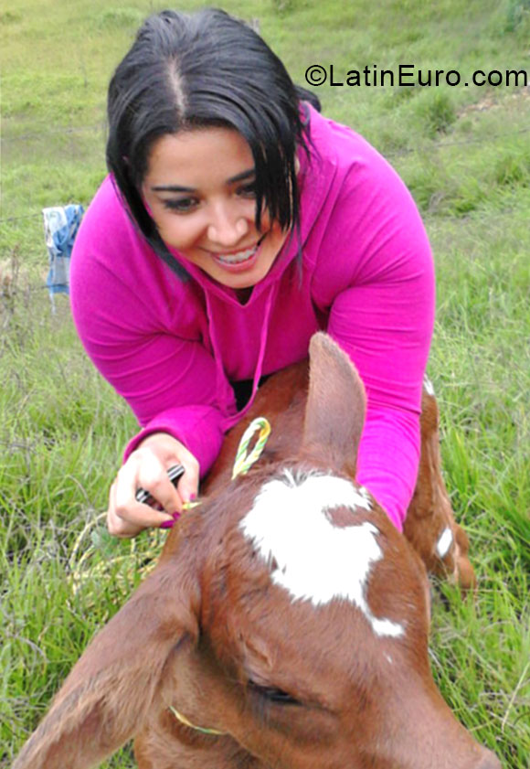 Date this fun Colombia girl Lina from Medellin CO16569