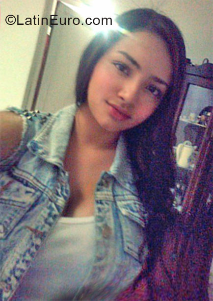 Date this cute Colombia girl Eliza from Medellin CO16584