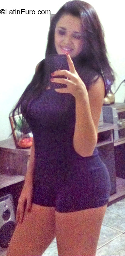 Date this pretty Brazil girl Maria from Araras BR9148