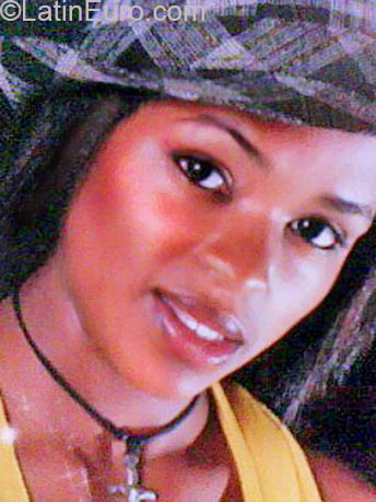 Date this gorgeous Colombia girl Yulisa from Medellin CO16648