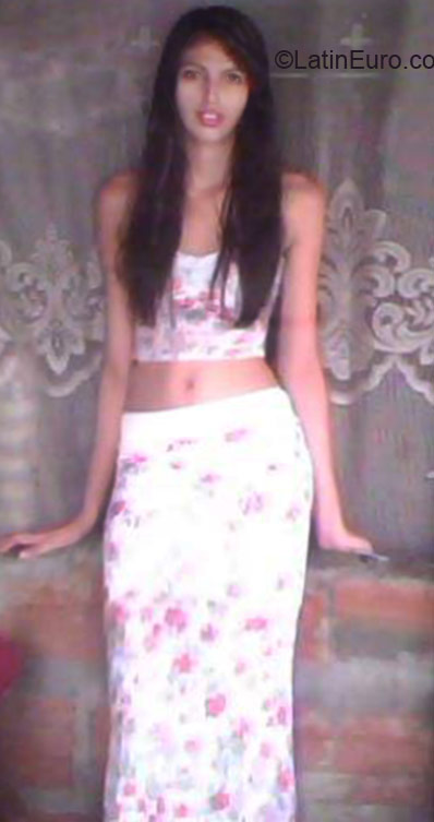 Date this athletic Colombia girl Silvana from Cali CO16712